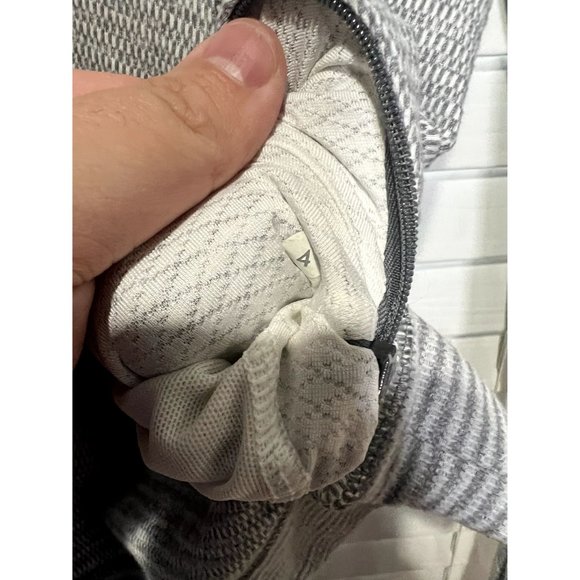 Lululemon Sweater Pullover‎ - Size 4 - Picture 3 of 5